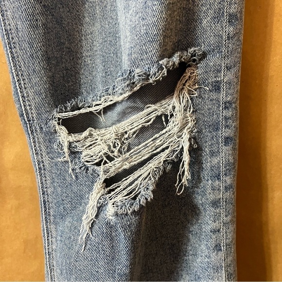 American Eagle | Highest Rise 90s Boyfriend Jeans Distressed Straight Leg Size 4 - Picture 9 of 13